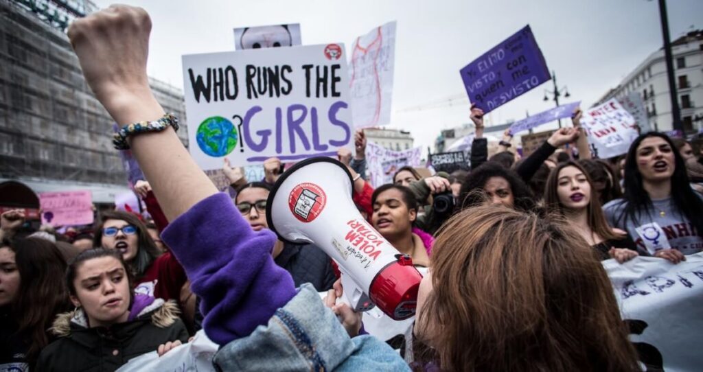 Las mujeres salen a la calle en todo el mundo para defender sus ...