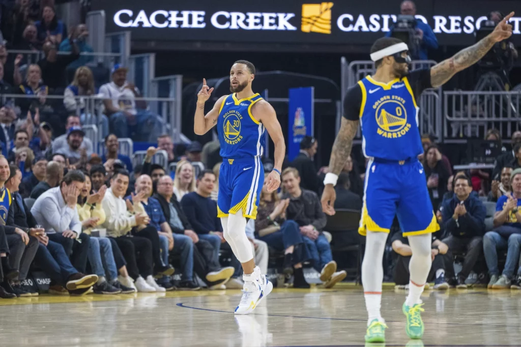 Curry anota 24 puntos, Butler consigue un triple-doble y los Warriors ...