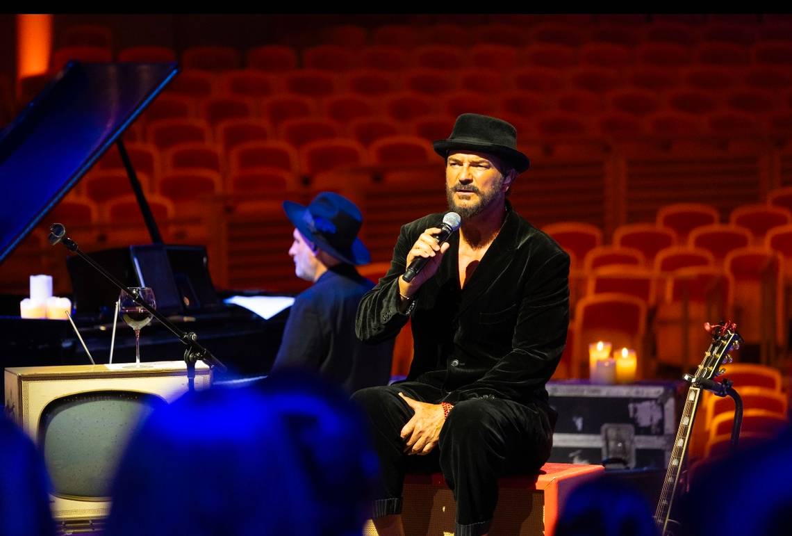Ricardo Arjona graba una serie acústica de 11 videos musicales en el ...
